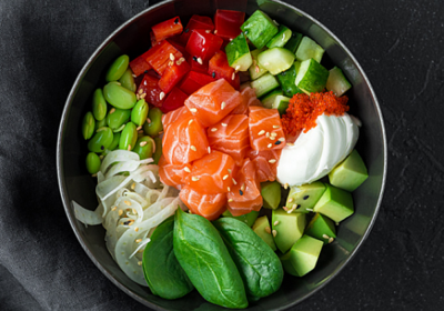 Поке с лососем и авокадо